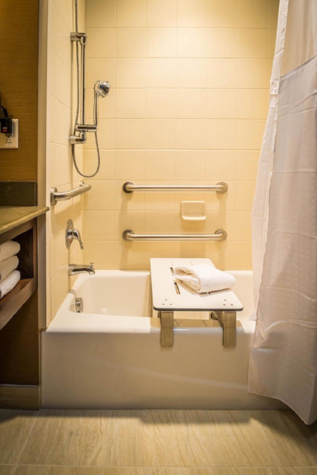 Express & Salt South-murray By Ihg Hotel 2*